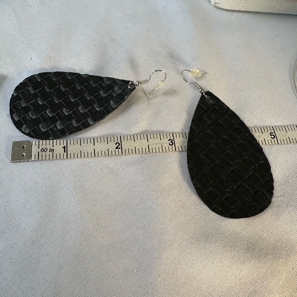 Three pairs of boho casual chic earrings - Picture 3 of 11